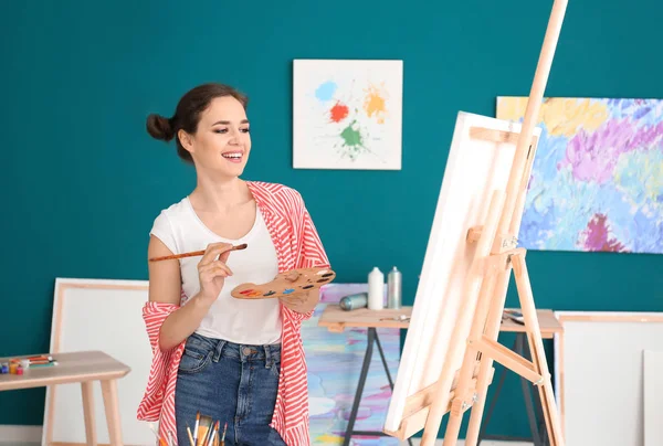 Pintura Artista Femenina Taller — Foto de Stock