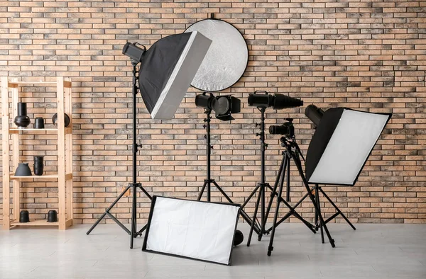 Interior Del Moderno Estudio Fotográfico Con Equipamiento Profesional — Foto de Stock