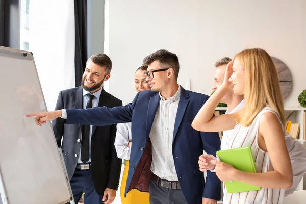 Reunião Equipe Negócios Que Trabalha Escritório — Fotografia de Stock