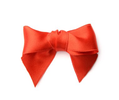 Beyaz arkaplanda kırmızı kurdeleden yapılmış güzel bir fiyonk