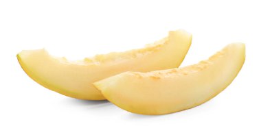 Beyaz arka plan üzerinde olgunlaşmış kavun dilimleri