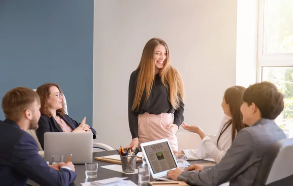 Reunión Del Equipo Empresarial Que Trabaja Oficina — Foto de Stock