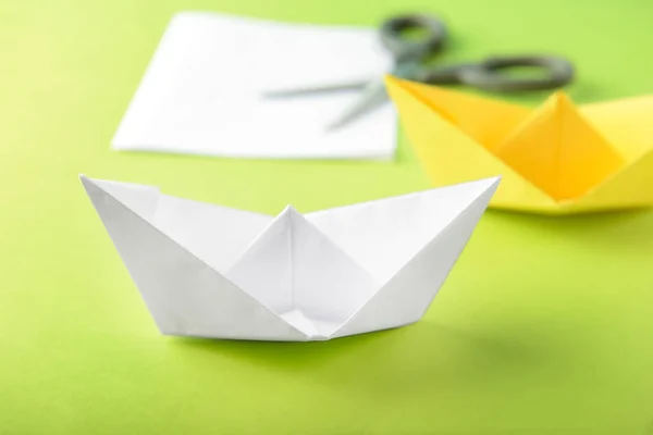 Origami Båt Färg Bakgrunden — Stockfoto