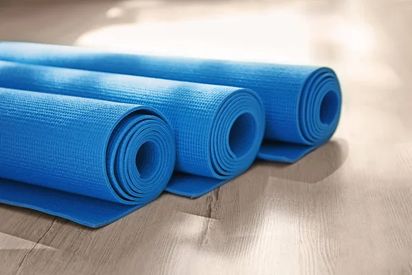 Color Yoga Mats Floor Indoors — Stock Photo, Image