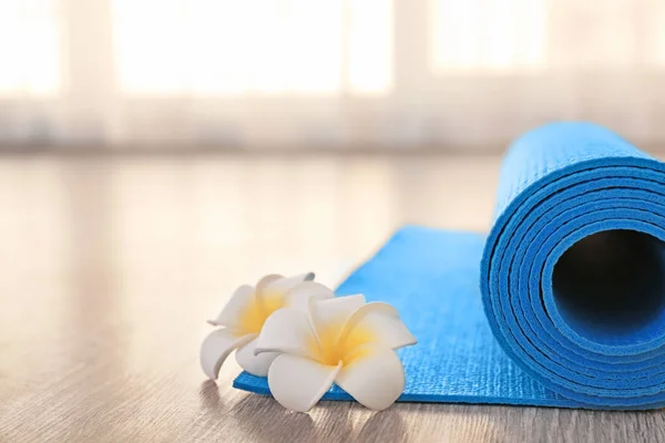 Warmgewalste Yoga Mat Bloemen Verdieping — Stockfoto