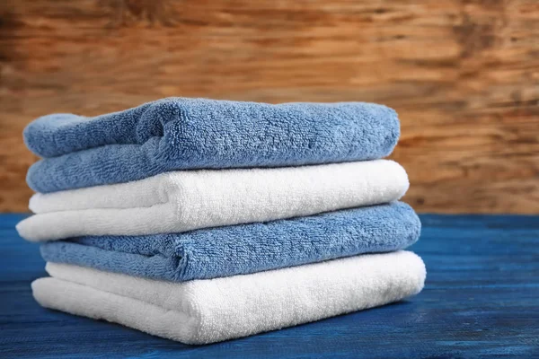 Stack Clean Soft Towels Color Wooden Table — Stock Photo, Image