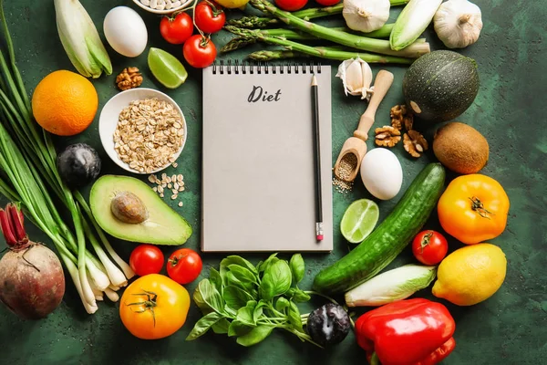 Vários Produtos Saudáveis Com Notebook Sobre Fundo Cor Conceito Dieta — Fotografia de Stock