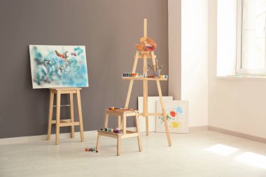 Ressamın atölye iç