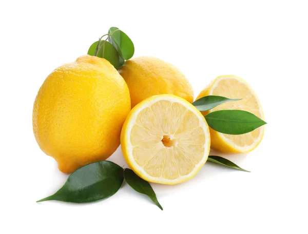 Reife Zitronen Auf Weißem Hintergrund — Stockfoto
