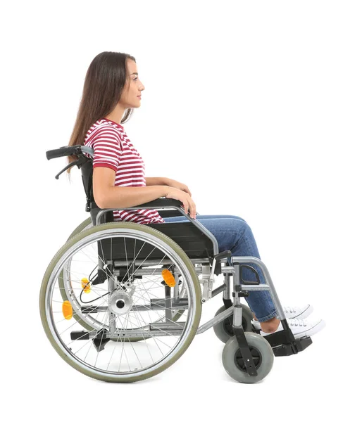 Młoda Kobieta Siedzi Wózku Inwalidzkim Białym Tle — Zdjęcie stockowe
