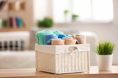 Sepet tablo Oda temiz havlu ile