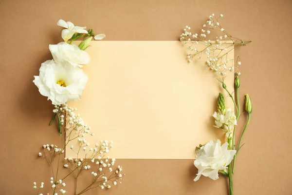 Composition Beautiful Flowers Blank Card Color Background — Stock Photo, Image