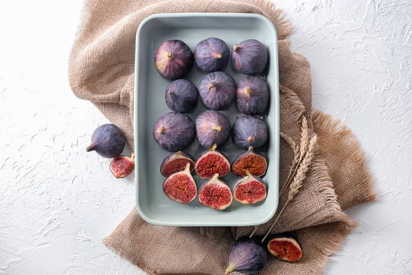 Plate Fresh Ripe Purple Figs Table Top View — Stock Photo, Image