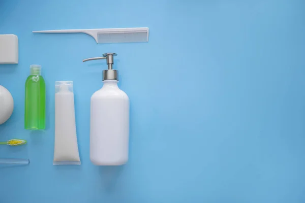 Composición Con Amenities Baño Sobre Fondo Color — Foto de Stock