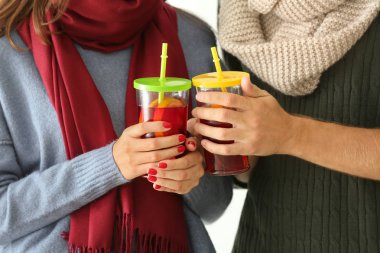 Lezzetli mulled şarap, closeup çift