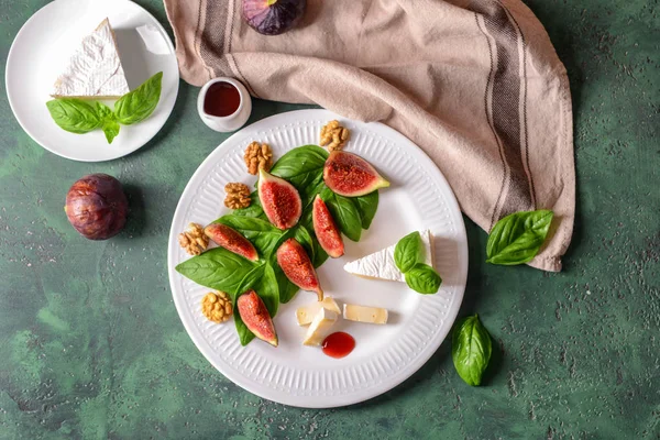 Assiette Avec Figues Mûres Fromage Sur Table Couleur — Photo