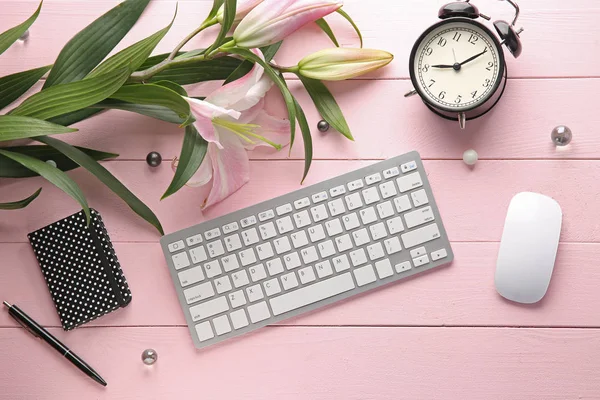 Workplace Computer Keyboard Beautiful Flowers Color Wooden Table — Stock Photo, Image