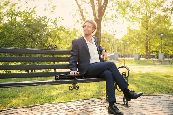 Handsome Young Businessman Resting Bench Park — Stock Photo, Image