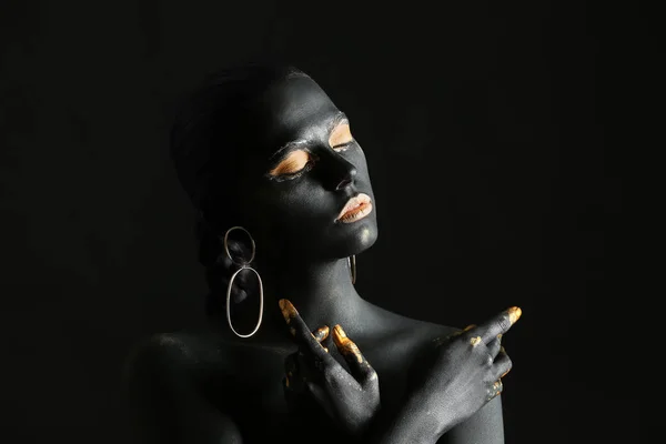 Beautiful Woman Black Golden Paint Her Body Dark Background — Stock Photo, Image