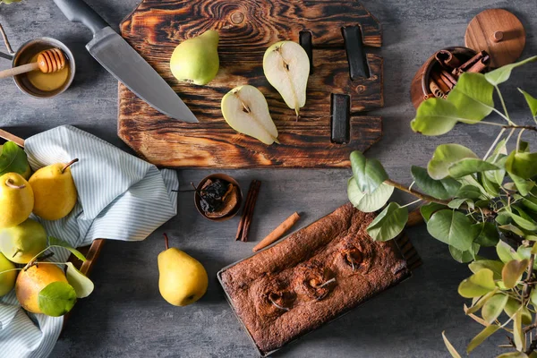 Delicious Pear Cake Fresh Ripe Fruit Cinnamon Grey Table — Stock Photo, Image