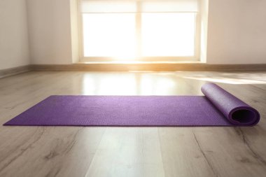 Yoga mat katta kapalı