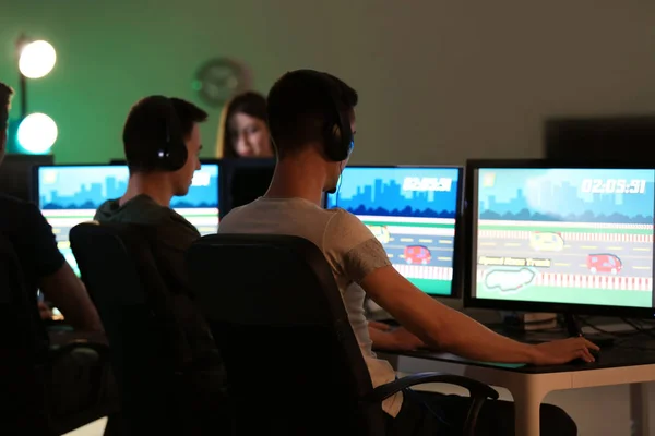 Jovens Jogando Videogames Torneio — Fotografia de Stock