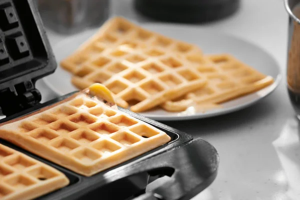 Cottura Dei Waffle Belgi — Foto Stock