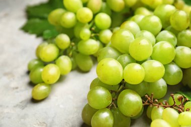 Gri tablo, closeup olgun sulu üzüm