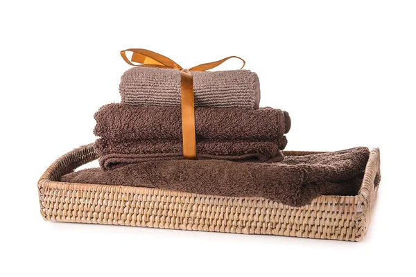 Tablett Mit Sauberen Weichen Handtüchern Auf Weißem Hintergrund — Stockfoto