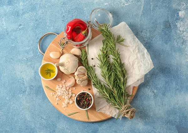 Bunch Fresh Rosemary Spices Oil Vegetables Wooden Board — Stock Photo, Image