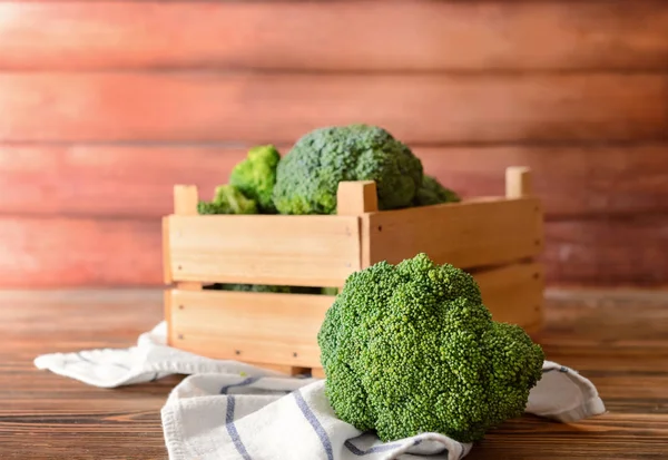 Crate Fresh Broccoli Wooden Table — Stock Photo, Image