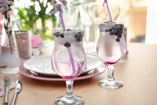 Glasses Delicious Summer Cocktail Table — Stock Photo, Image
