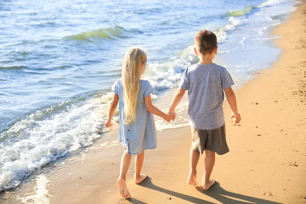 Niedliche Kleine Kinder Meeresstrand — Stockfoto