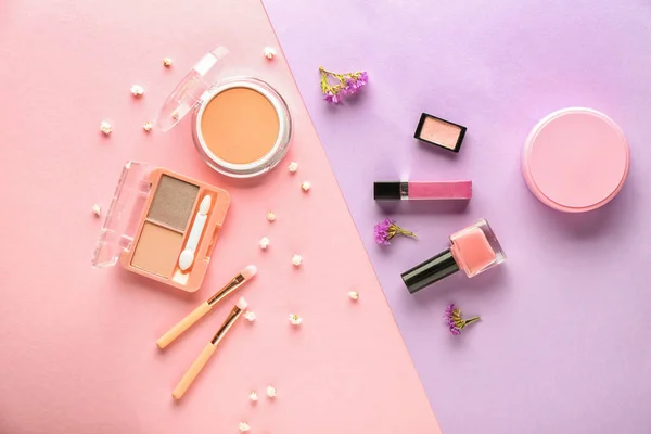 Set Von Dekorativer Kosmetik Auf Farbigem Hintergrund — Stockfoto