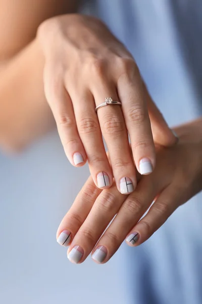 Vrouw Met Stijlvolle Mooie Manicure Close — Stockfoto