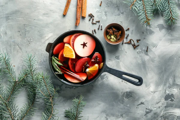 Saucepan Delicious Mulled Wine Grey Table — Stock Photo, Image