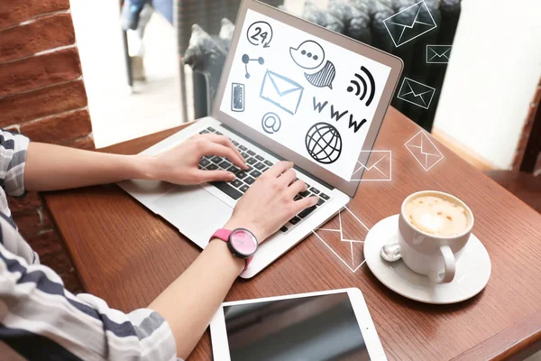 Young Woman Open Desktop Laptop Screen Working Cafe — Stock Photo, Image