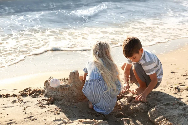 Cute Little Children Building Sand Castle Sea Beach — Stock Photo, Image