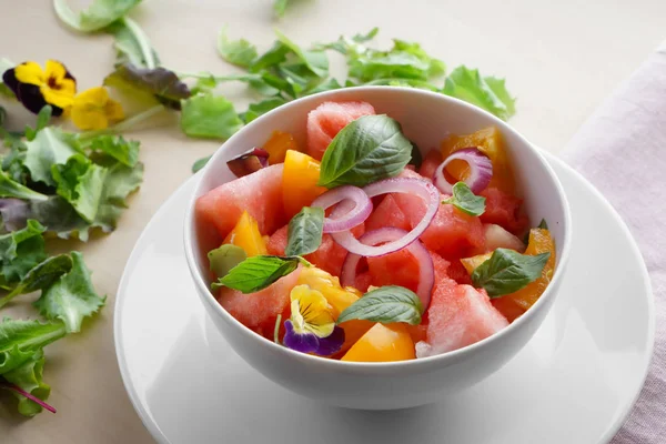 Kom Met Heerlijke Watermeloen Salade Plaat — Stockfoto