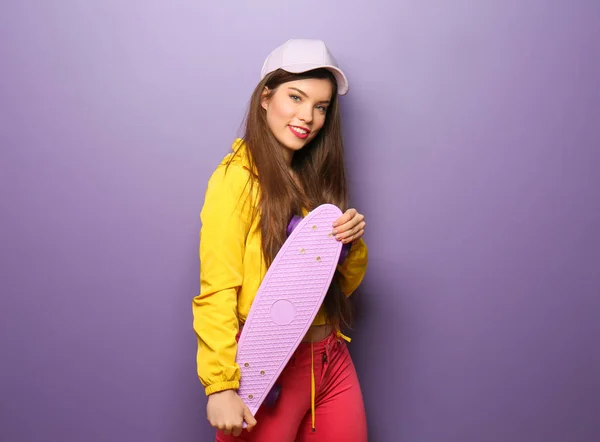 Attractive Hipster Girl Skateboard Color Background — Stock Photo, Image