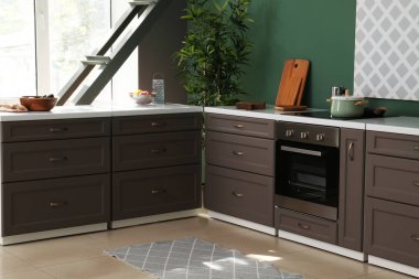 Şık mobilyalar ile modern mutfak iç