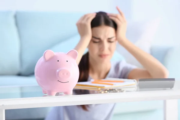 Piggy Bank Table Young Upset Woman — Stock Photo, Image