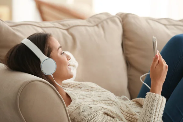 Beautiful Young Woman Listening Music Home — Stock Photo, Image