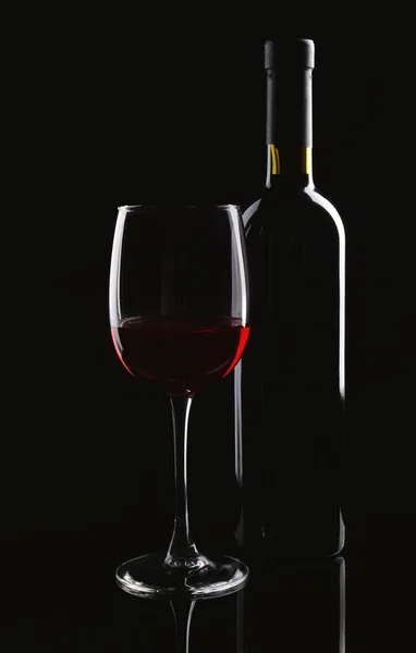 Bottiglia Bicchiere Vino Rosso Sfondo Scuro — Foto Stock
