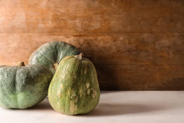 Calabazas Frescas Enteras Mesa Ligera —  Fotos de Stock