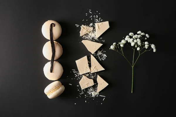 Sweet Macaroons White Chocolate Dark Background — Stock Photo, Image