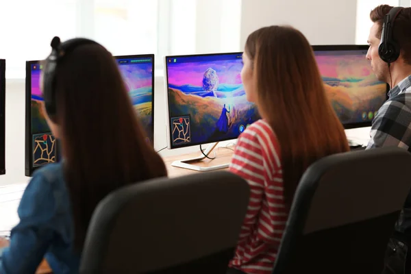 Jovens Jogando Videogames Torneio — Fotografia de Stock