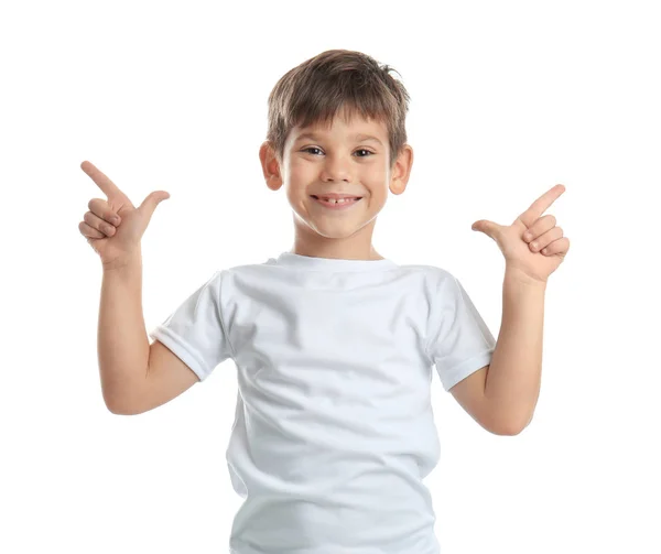 Schattige Kleine Jongen Shirt Wijzend Iets Witte Achtergrond — Stockfoto