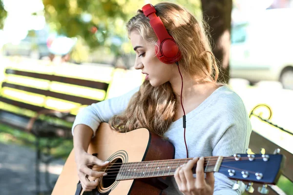 Beautiful Young Woman Listening Music Playing Guitar Park — Stock Photo, Image