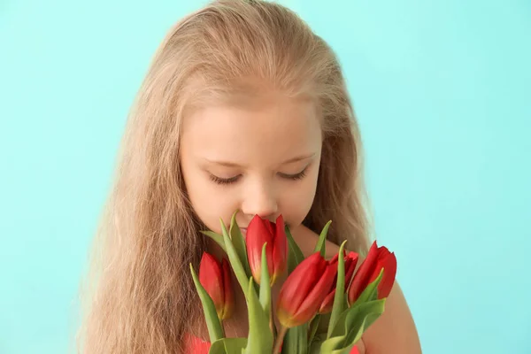 Portret Van Een Schattig Klein Meisje Met Tulip Boeket Kleur — Stockfoto